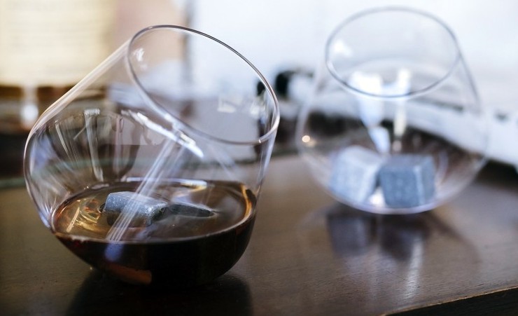 Rocking Whisky Glass
