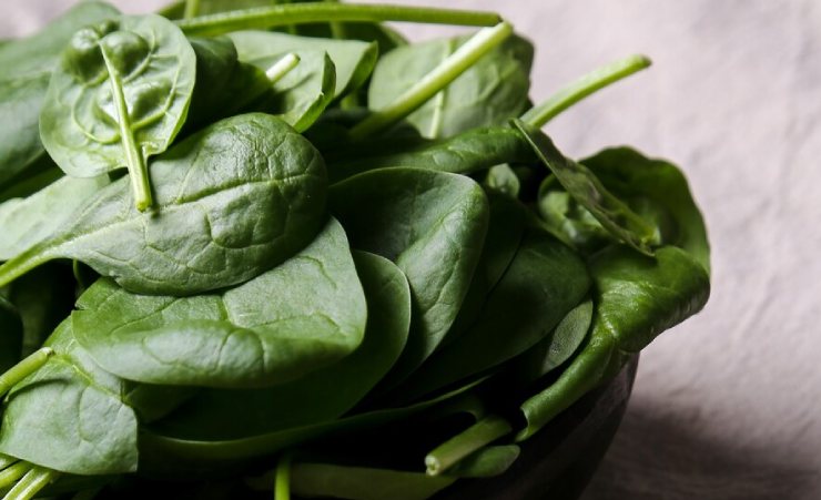 spinish leaves in a bowl