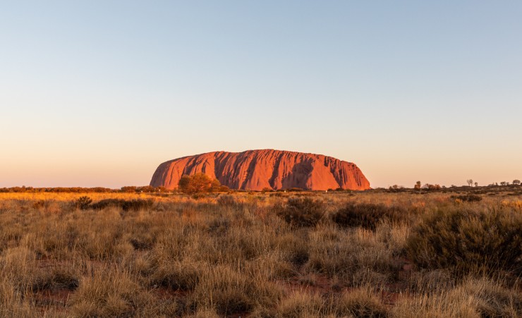 Uluṟu at sunset in Uluṟu-Kata Tjuṯa National Park, Northern Territory