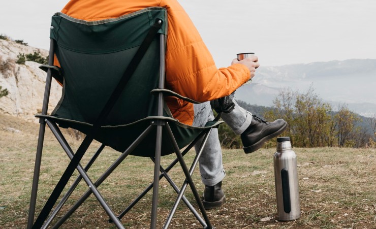 Folding camp chair