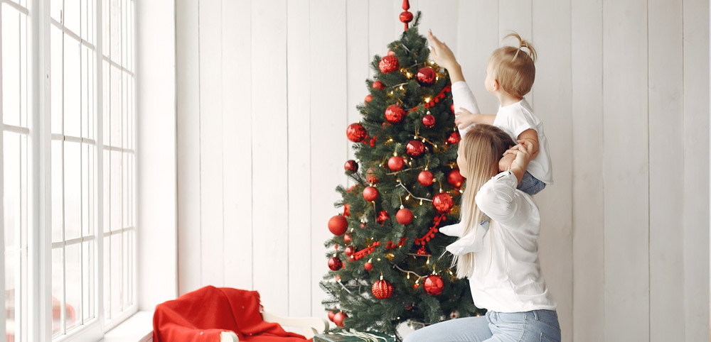 When Should Your Christmas Tree and Decorations Go Up or Down?
